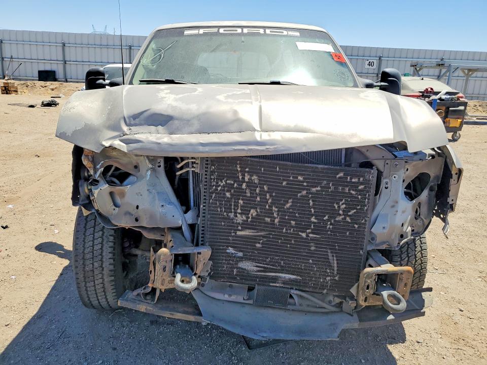 2000 Ford Excursion მანქანა იყიდება აუქციონზე, vin: 1FMNU40L3YEC37832, აუქციონის ნომერი: 52192046