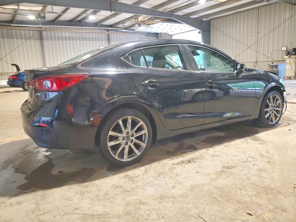 54855836 :رقم المزاد ، 3MZBN1V35JM188125 vin ، 2018 Mazda 3 مزاد بيع