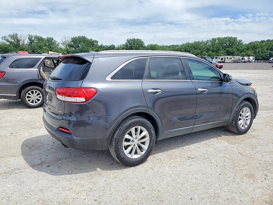 2017 Kia Sorento მანქანა იყიდება აუქციონზე, vin: 5XYPG4A37HG328810, აუქციონის ნომერი: 54977686