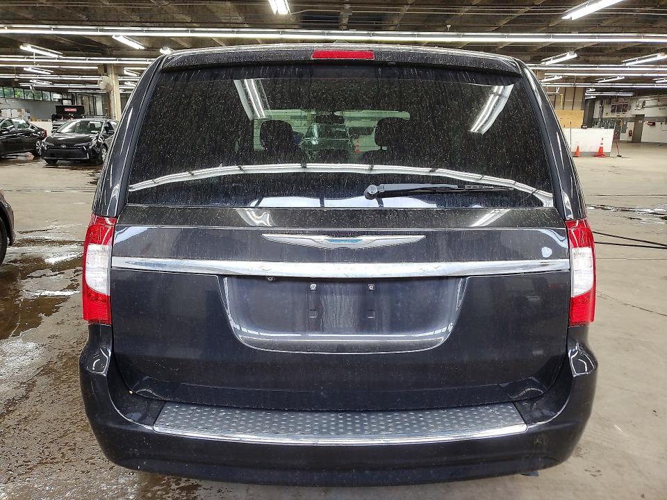 2015 Chrysler Town & Country მანქანა იყიდება აუქციონზე, vin: 2C4RC1AG4FR676465, აუქციონის ნომერი: 54016586