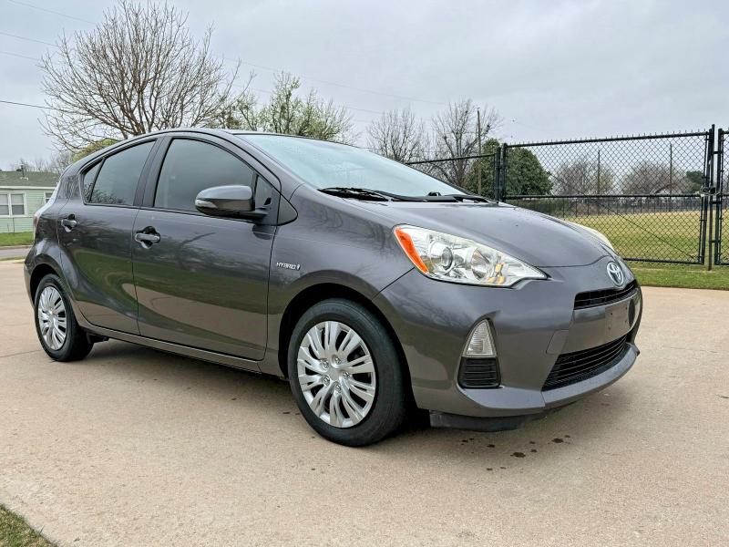 54074426 :رقم المزاد ، JTDKDTB39E1572823 vin ، 2014 Toyota Prius C مزاد بيع