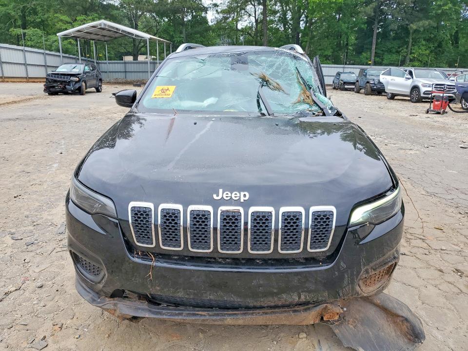52989826 :رقم المزاد ، 1C4PJLCB2LD535578 vin ، 2020 Jeep Cherokee مزاد بيع
