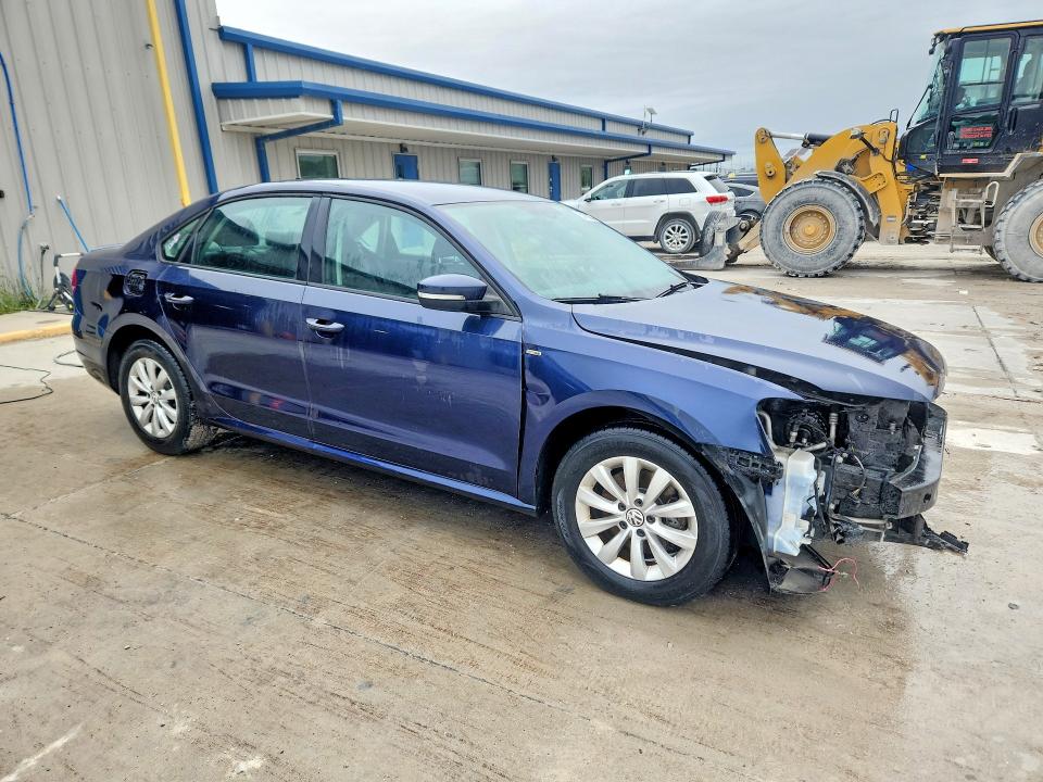 52191626 :رقم المزاد ، 1VWAT7A3XFC053483 vin ، 2015 Volkswagen Passat مزاد بيع