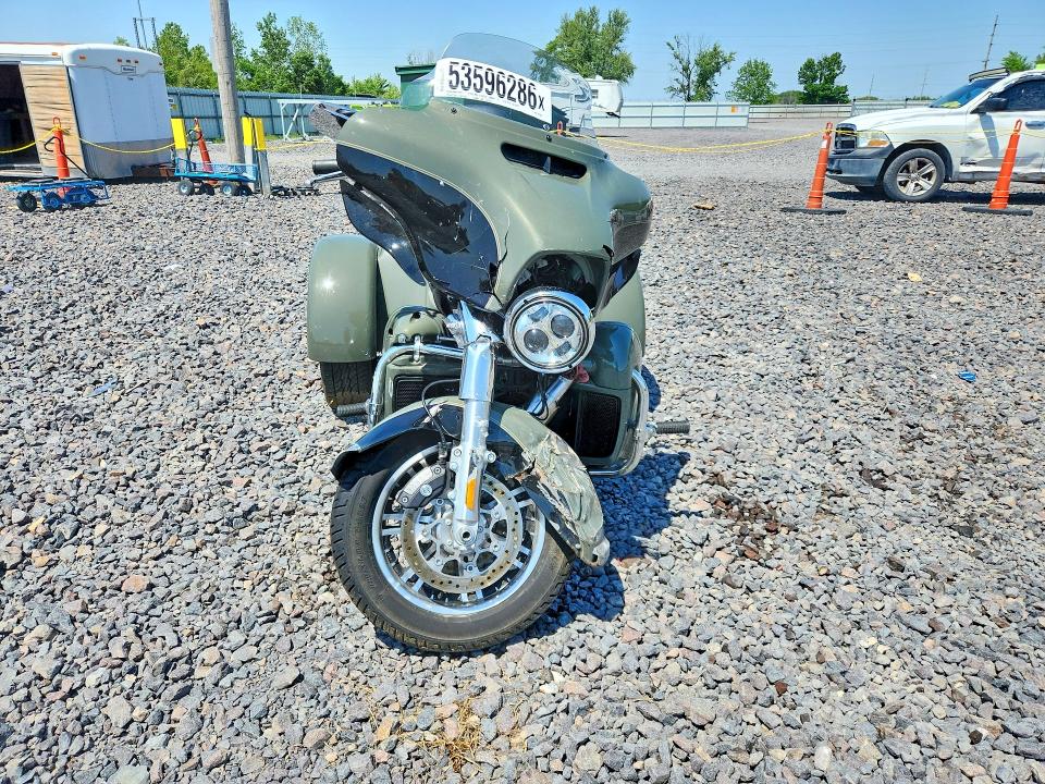 53596286 :رقم المزاد ، 1HD1MAF18MB851843 vin ، 2021 Harley Davidson Flhtcutg مزاد بيع