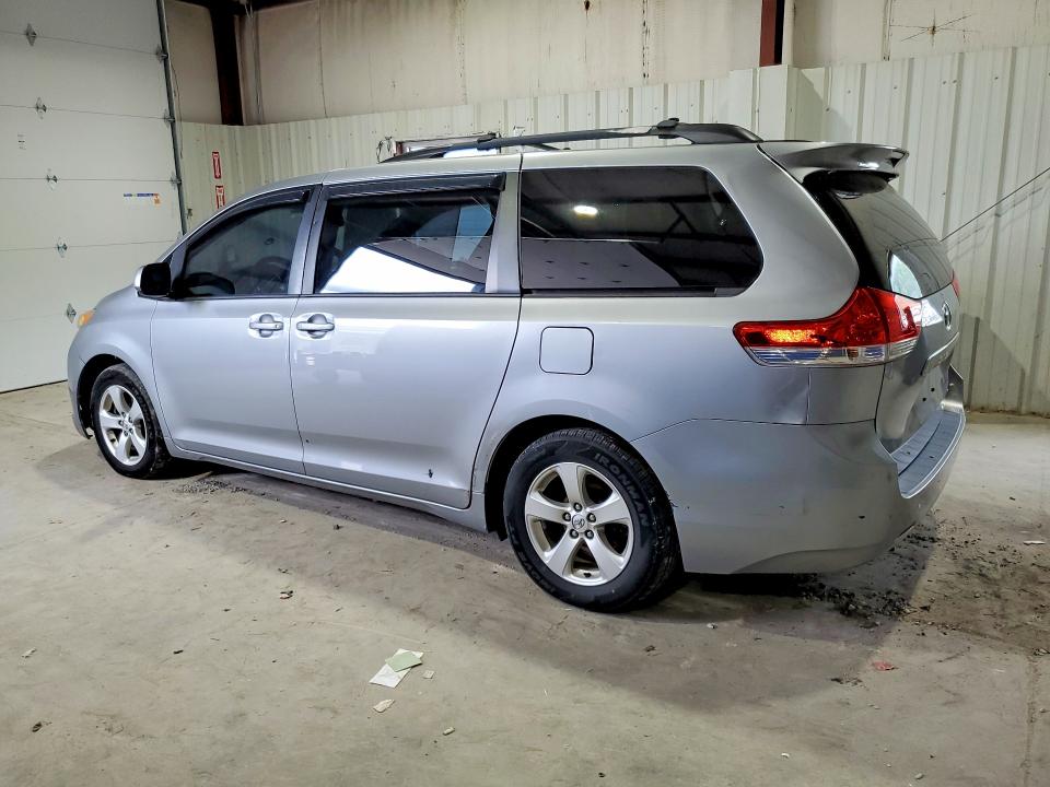 Продажа на аукционе авто 2013 Toyota Sienna, vin: 5TDKK3DC5DS333239, номер лота: 52450846