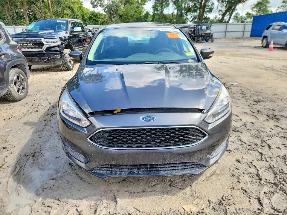 54642476 :رقم المزاد ، 1FADP3F21HL329202 vin ، 2017 Ford Focus مزاد بيع