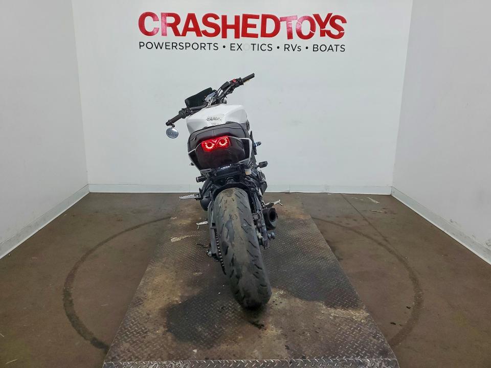 52703306 :رقم المزاد ، JYARN53E5HA001823 vin ، 2017 Yamaha Fz09 مزاد بيع