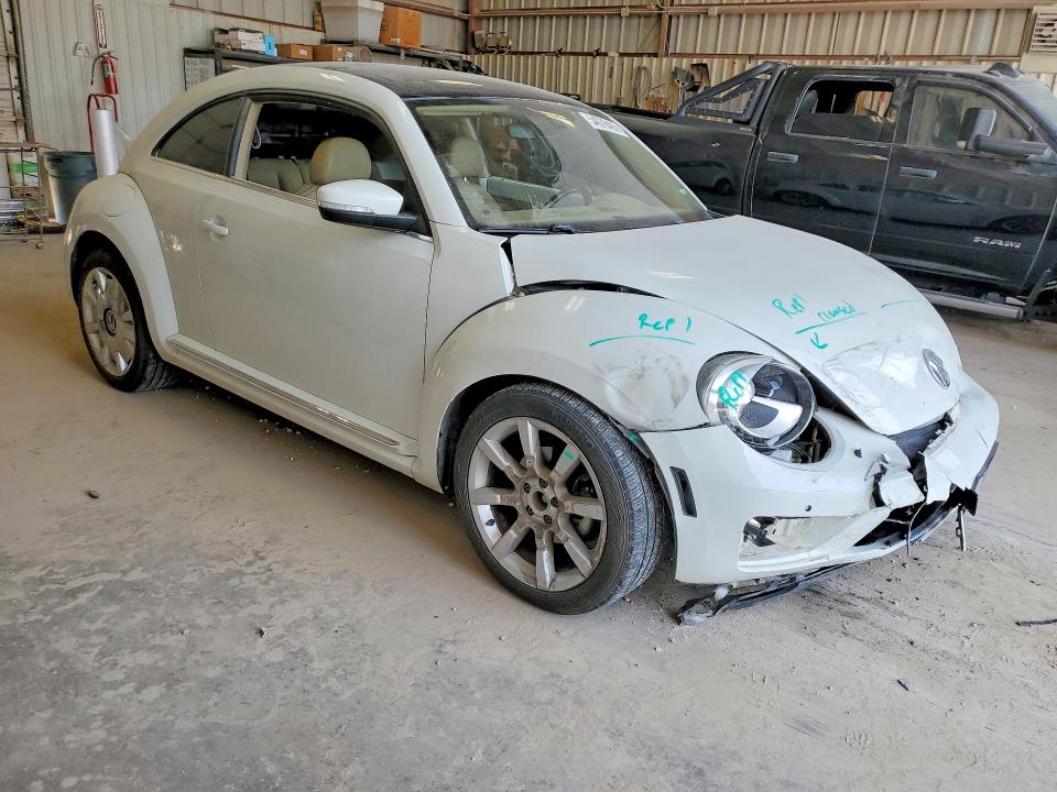 54076426 :رقم المزاد ، 3VWJD7AT4KM708209 vin ، 2019 Volkswagen Beetle مزاد بيع