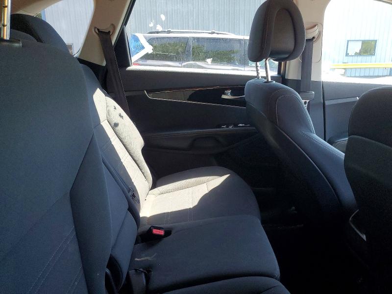 50951076 :رقم المزاد ، 5XYPGDA5XGG179986 vin ، 2016 Kia Sorento مزاد بيع