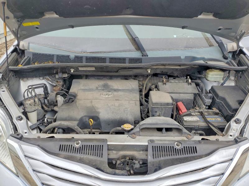 53335736 :رقم المزاد ، 5TDKK3DCXFS590058 vin ، 2015 Toyota Sienna مزاد بيع