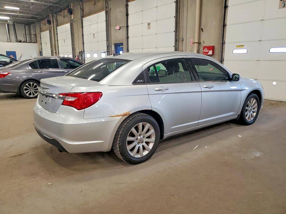 2011 Chrysler 200 მანქანა იყიდება აუქციონზე, vin: 1C3BC1FB3BN589487, აუქციონის ნომერი: 55344476