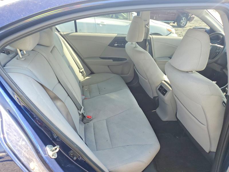 52130796 :رقم المزاد ، 1HGCR2F74HA110804 vin ، 2017 Honda Accord مزاد بيع