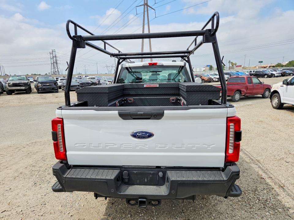 48710836 :رقم المزاد ، 1FT7X2BAXREC11914 vin ، 2024 Ford F250 مزاد بيع