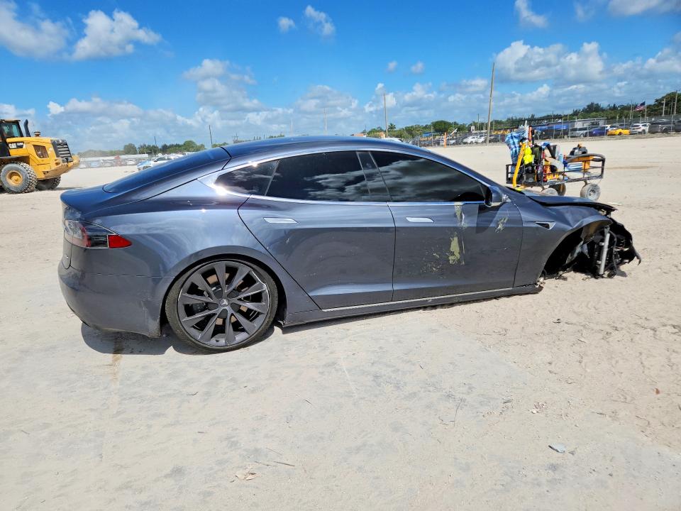 54651996 :رقم المزاد ، 5YJSA1E28KF305109 vin ، 2019 Tesla Model S مزاد بيع