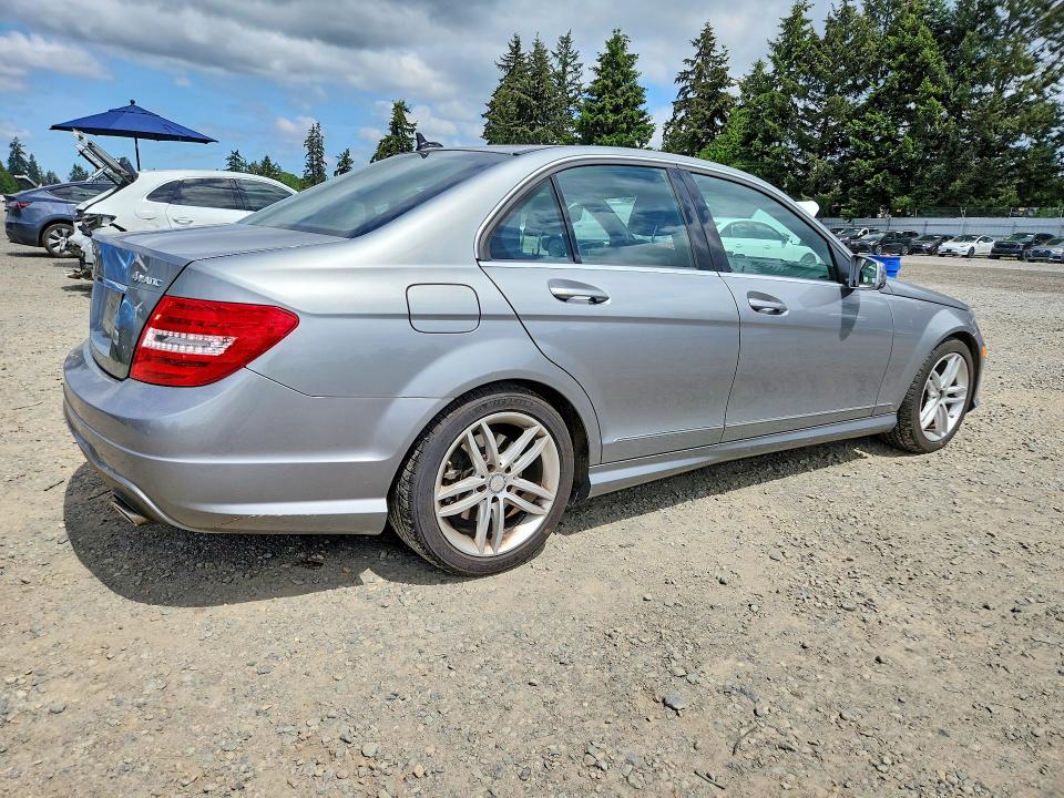2014 Mercedes-benz C მანქანა იყიდება აუქციონზე, vin: WDDGF8AB5EA939972, აუქციონის ნომერი: 54433946
