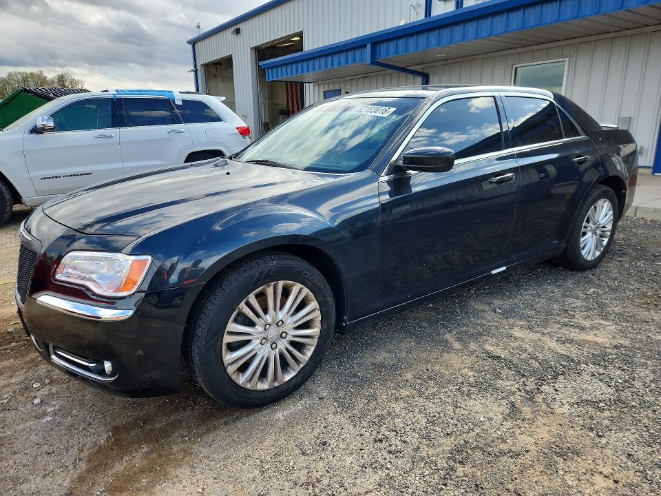 2013 Chrysler 300 მანქანა იყიდება აუქციონზე, vin: 2C3CCARG8DH633992, აუქციონის ნომერი: 52183016