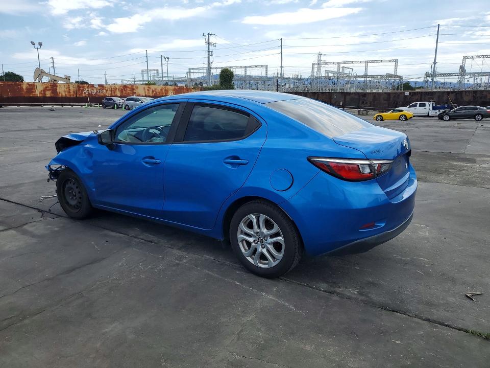 52246696 :رقم المزاد ، 3MYDLBYV8JY318042 vin ، 2018 Toyota Yaris Ia مزاد بيع