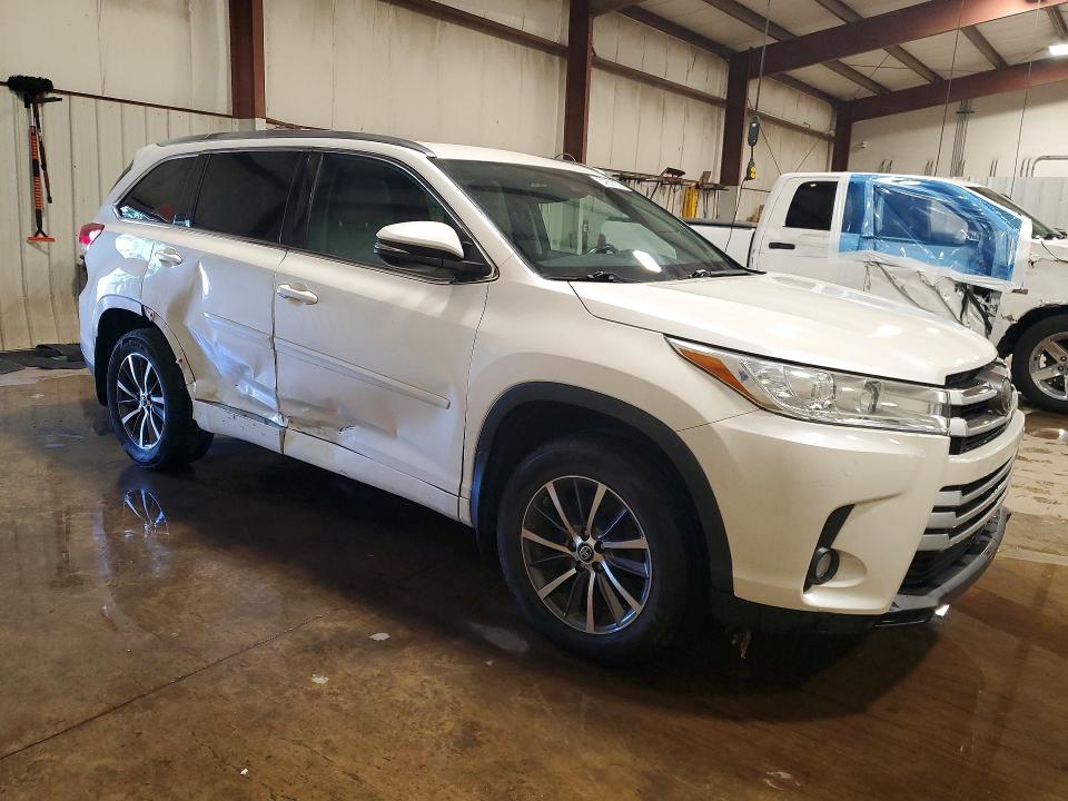 54859126 :رقم المزاد ، 5TDJZRFH5HS509084 vin ، 2017 Toyota Highlander مزاد بيع