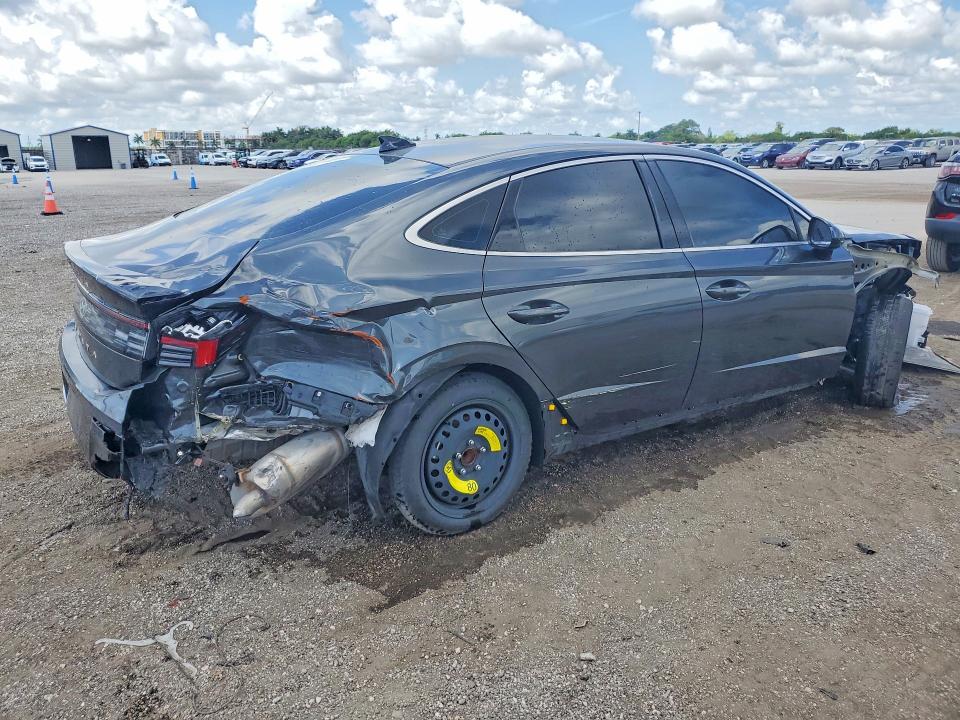 2025 Hyundai Sonata მანქანა იყიდება აუქციონზე, vin: KMHL64JA5SA495928, აუქციონის ნომერი: 52380406