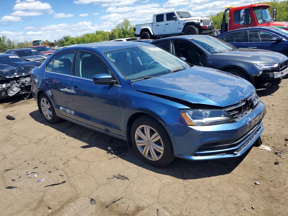 53082386 :رقم المزاد ، 3VW167AJ2HM386722 vin ، 2017 Volkswagen Jetta مزاد بيع