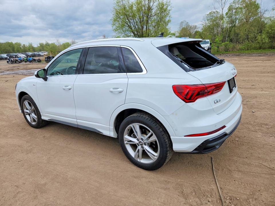 51372666 :رقم المزاد ، WA1EECF3XM1002519 vin ، 2021 Audi Q3 مزاد بيع