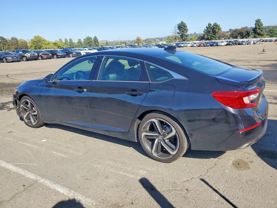 Продажа на аукционе авто 2018 Honda Accord, vin: 1HGCV1F31JA051624, номер лота: 53238086