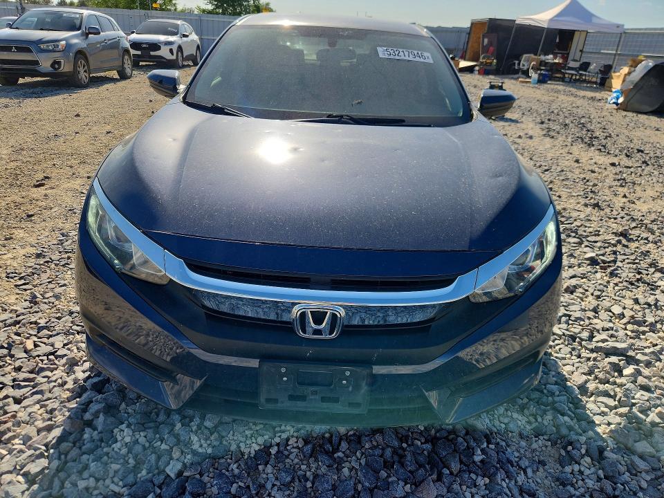 53217946 :رقم المزاد ، 19XFC2F5XJE000970 vin ، 2018 Honda Civic مزاد بيع