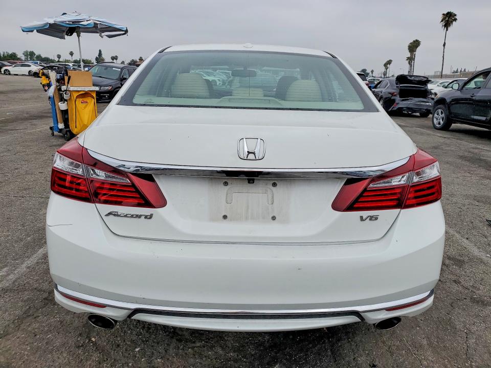 53639706 :رقم المزاد ، 1HGCR3F89GA000473 vin ، 2016 Honda Accord مزاد بيع