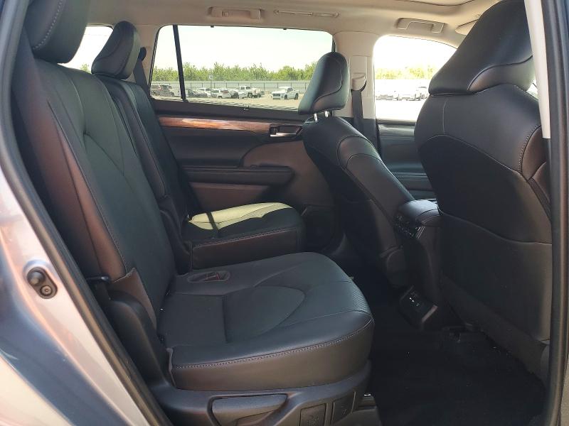 53305276 :رقم المزاد ، 5TDFZRBH5MS120130 vin ، 2021 Toyota Highlander مزاد بيع