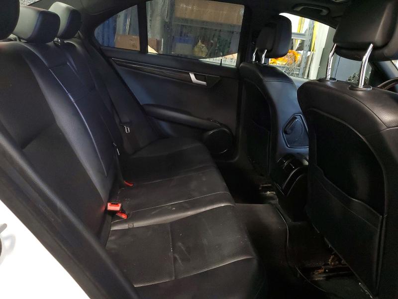 Продажа на аукционе авто 2013 Mercedes-benz C, vin: WDDGF4HB2DA803490, номер лота: 48837746