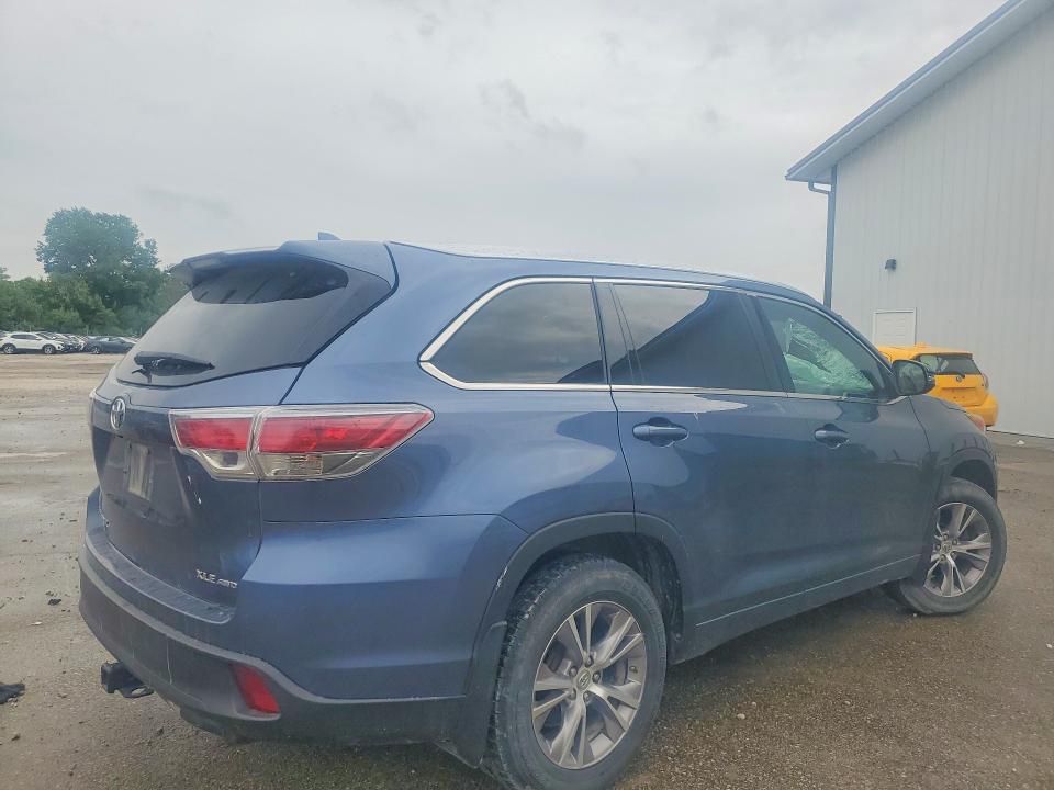 2015 Toyota Highlander მანქანა იყიდება აუქციონზე, vin: 5TDJKRFH1FS077031, აუქციონის ნომერი: 55139056