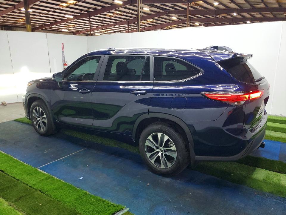 2023 Toyota Highlander Hybrid მანქანა იყიდება აუქციონზე, vin: 5TDKBRCH9PS126003, აუქციონის ნომერი: 52391866