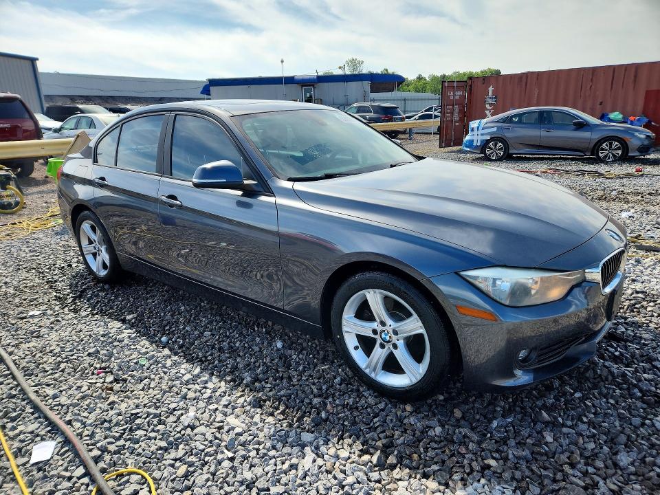 53080016 :رقم المزاد ، WBA3C3C53EF984582 vin ، 2014 Bmw 320 مزاد بيع