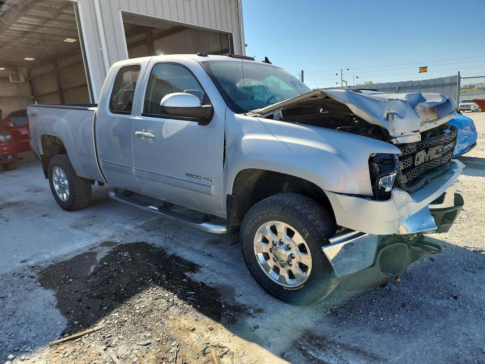 51785836 :رقم المزاد ، 1GT221CG7BZ406695 vin ، 2011 Gmc Sierra مزاد بيع