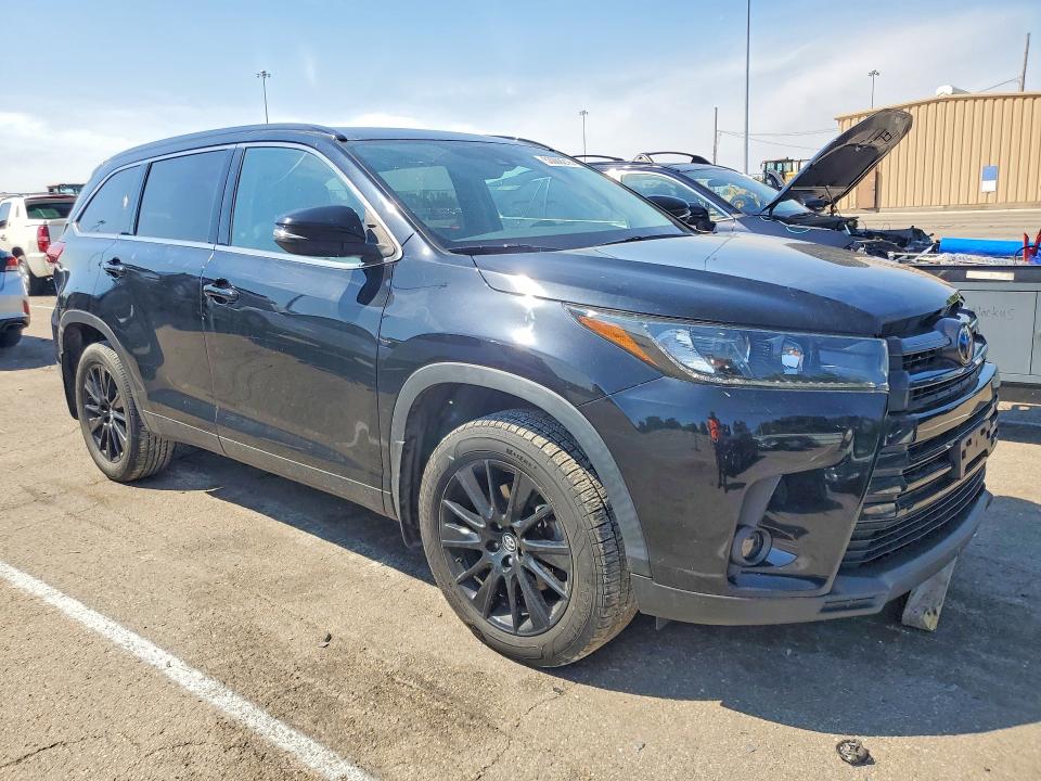 2019 Toyota Highlander მანქანა იყიდება აუქციონზე, vin: 5TDJZRFH4KS623584, აუქციონის ნომერი: 53069216