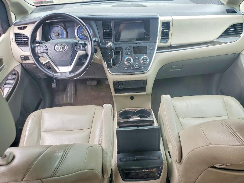 55096726 :رقم المزاد ، 5TDYZ3DC2HS794720 vin ، 2017 Toyota Sienna مزاد بيع