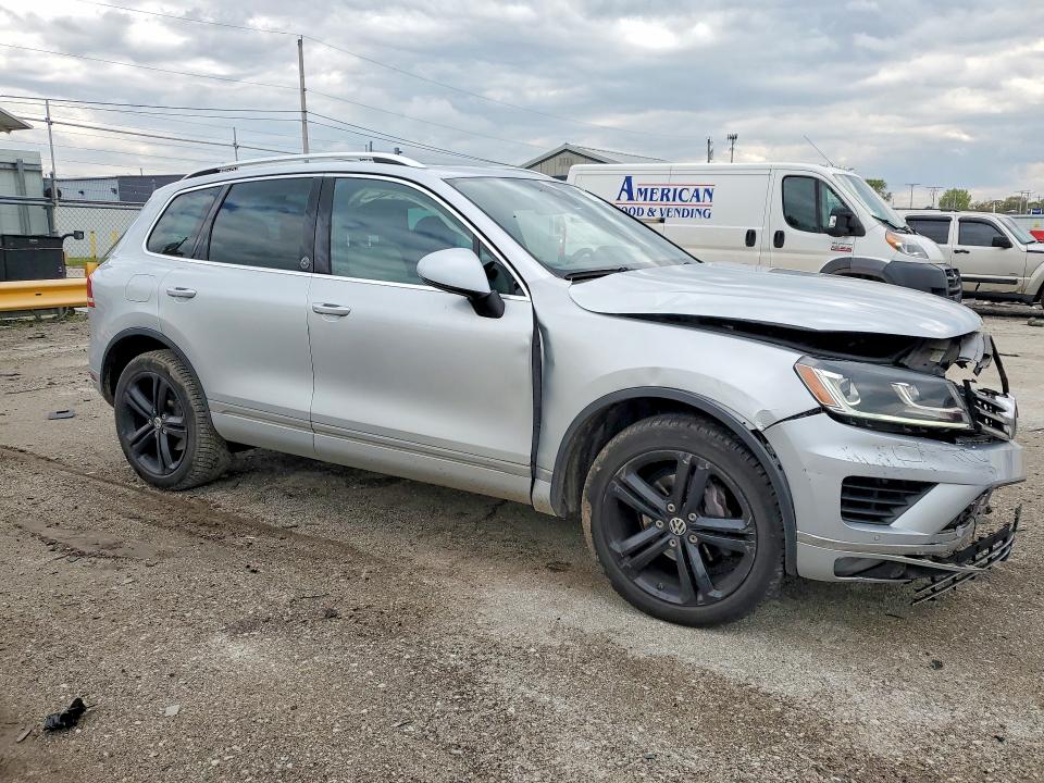 52179756 :رقم المزاد ، WVGRF7BP1HD000646 vin ، 2017 Volkswagen Touareg مزاد بيع