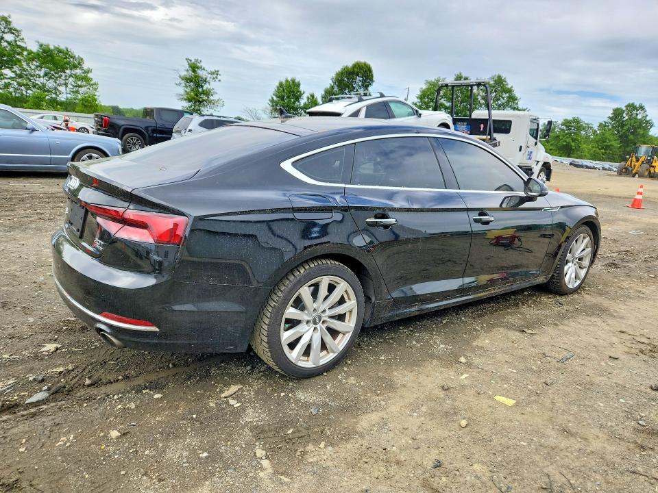 54727546 :رقم المزاد ، WAUANCF57JA020152 vin ، 2018 Audi A5 مزاد بيع