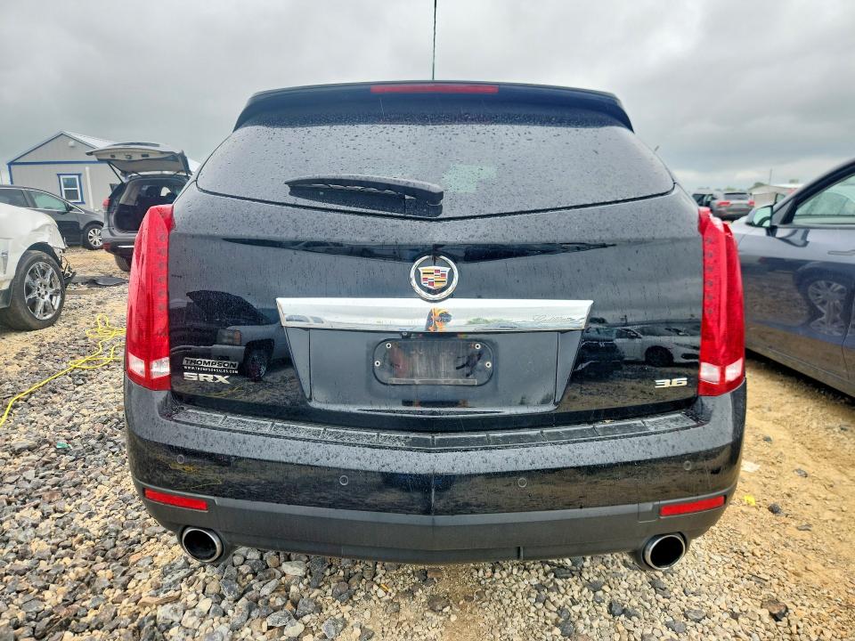 52371846 :رقم المزاد ، 3GYFNBE34FS560867 vin ، 2015 Cadillac Srx مزاد بيع