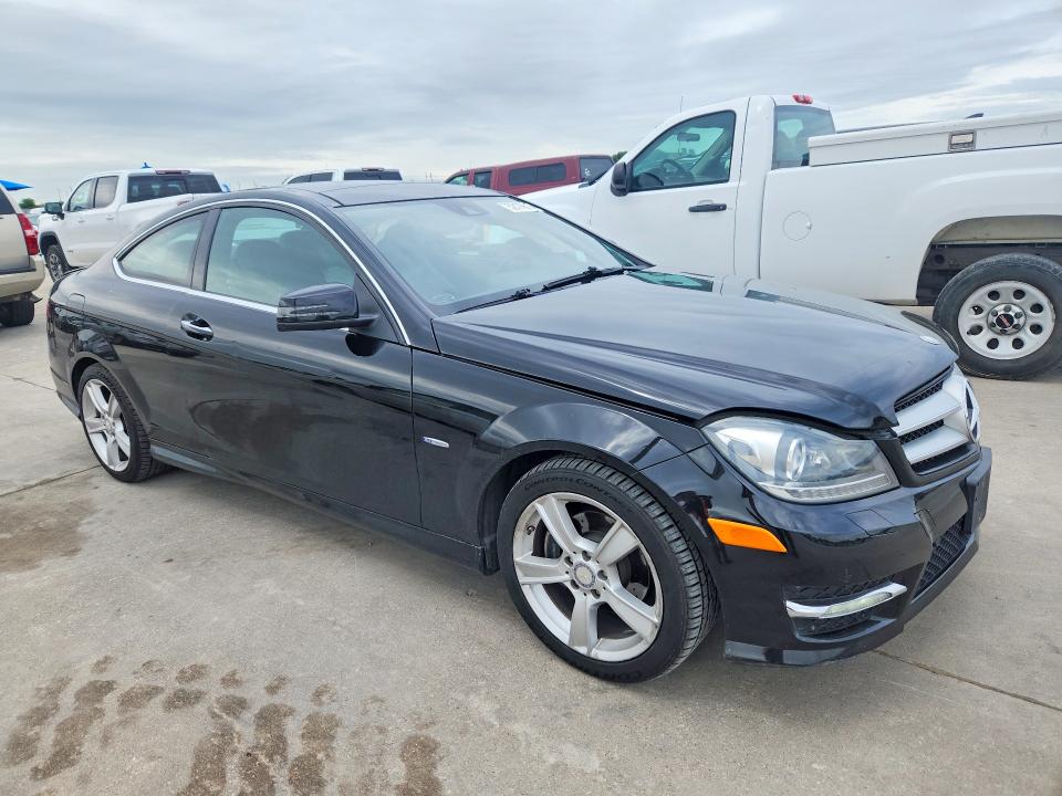 Продаж на аукціоні авто 2012 Mercedes-benz C, vin: WDDGJ4HBXCF875957, номер лоту: 52175616