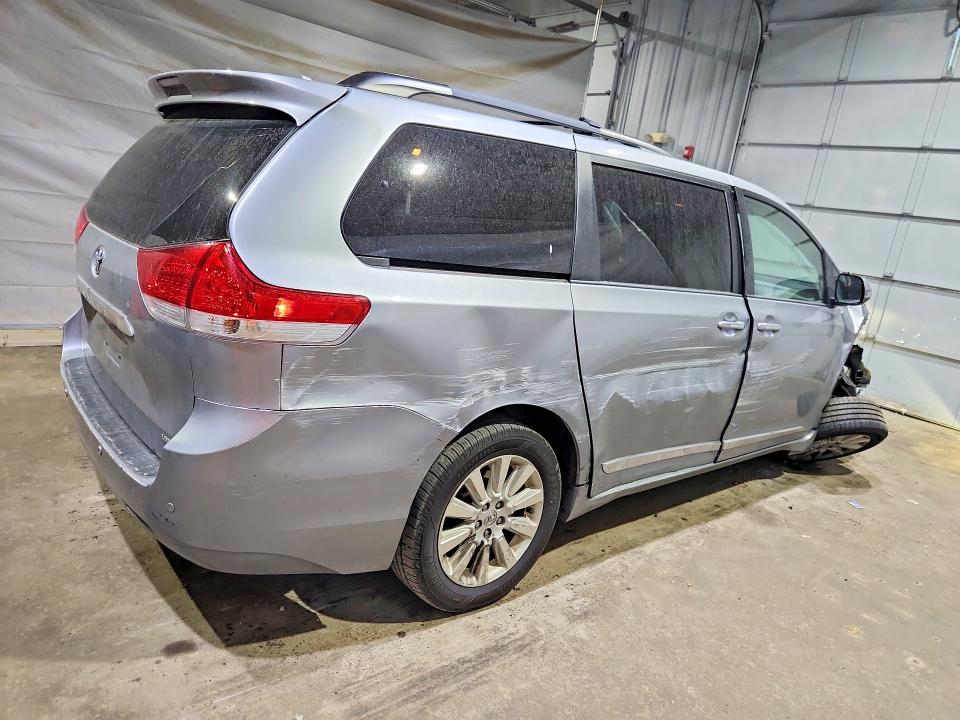 2013 Toyota Sienna მანქანა იყიდება აუქციონზე, vin: 5TDDK3DC2DS064934, აუქციონის ნომერი: 54286146