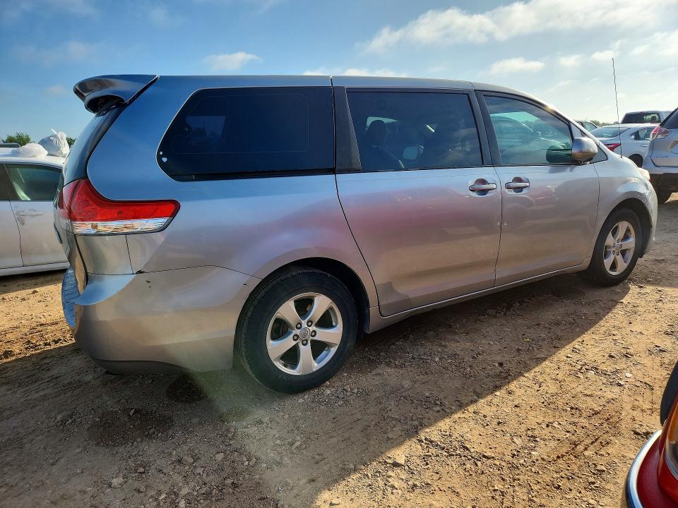 Продажа на аукционе авто 2012 Toyota Sienna, vin: 5TDKA3DC7CS015690, номер лота: 48316296