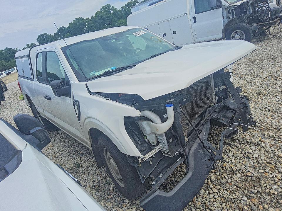 51253956 :رقم المزاد ، 1FTEX1CBXNKE16847 vin ، 2022 Ford F150 مزاد بيع