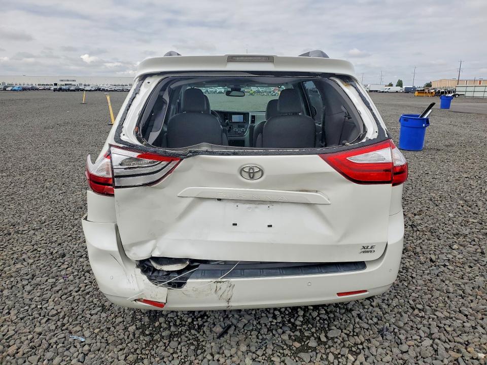 54509726 :رقم المزاد ، 5TDDZ3DC9KS216040 vin ، 2019 Toyota Sienna مزاد بيع
