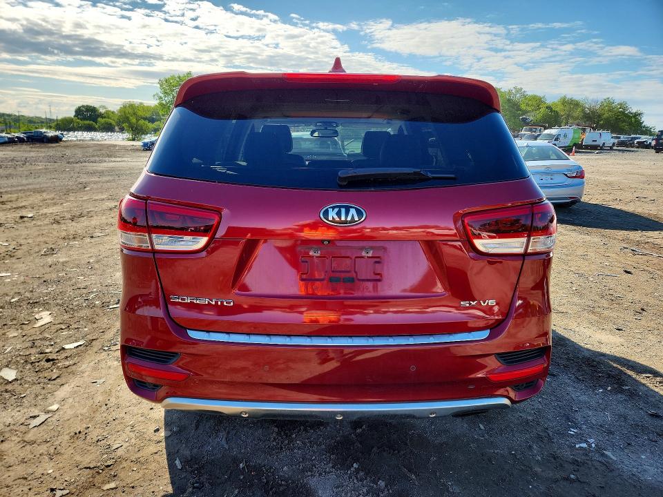 2016 Kia Sorento მანქანა იყიდება აუქციონზე, vin: 5XYPKDA58GG117047, აუქციონის ნომერი: 52533686