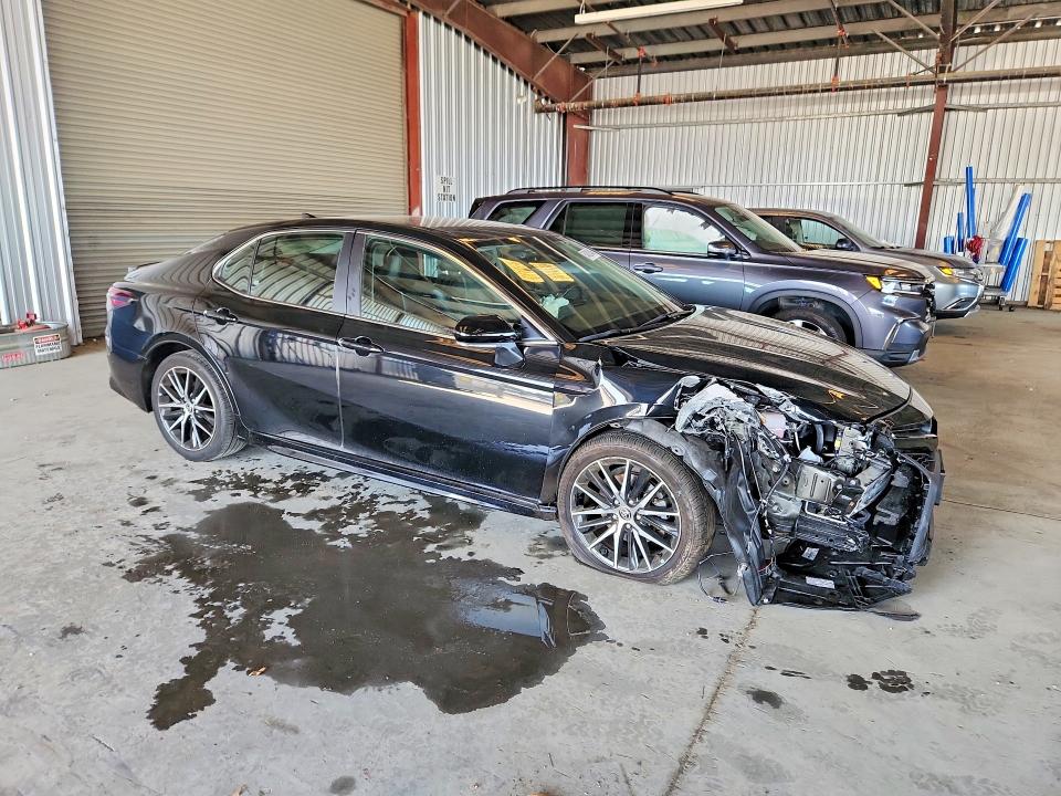 Продажа на аукционе авто 2023 Toyota Camry, vin: 4T1G11AK7PU733730, номер лота: 54520406