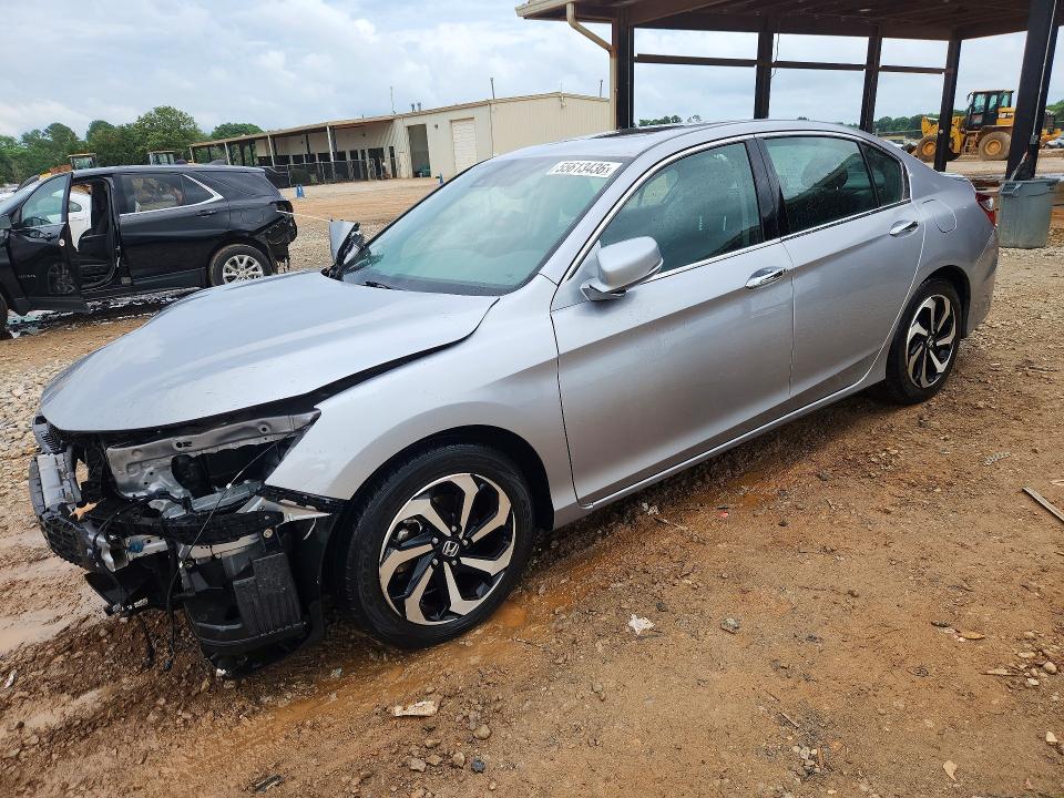 55613436 :رقم المزاد ، 1HGCR3F06GA032016 vin ، 2016 Honda Accord مزاد بيع