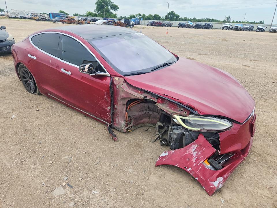 53607826 :رقم المزاد ، 5YJSA1E21HF210352 vin ، 2017 Tesla Model S مزاد بيع