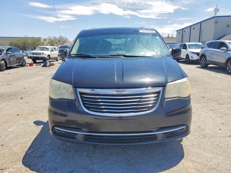 53110156 :رقم المزاد ، 2C4RC1CG8FR504131 vin ، 2015 Chrysler Town & Country مزاد بيع
