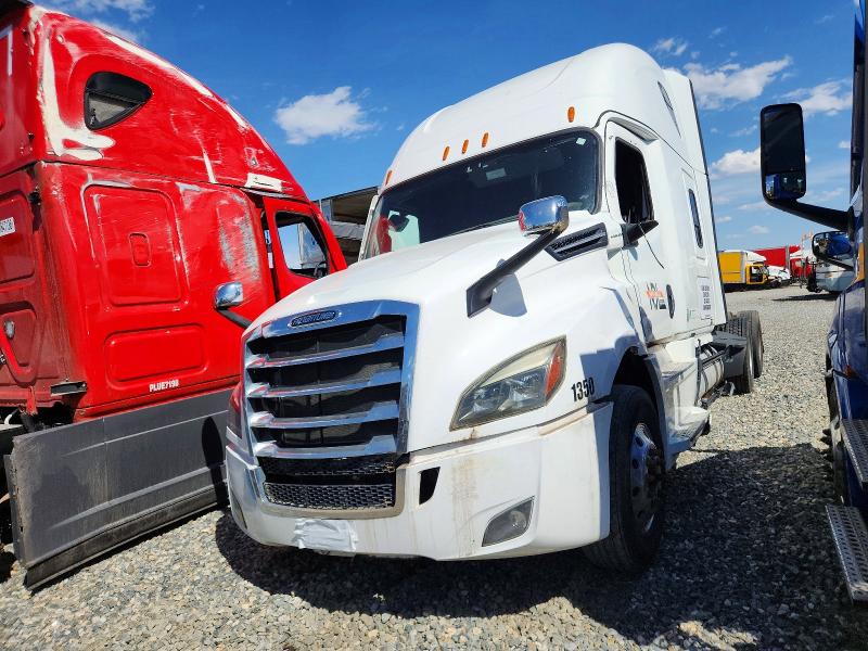 52525736 :رقم المزاد ، 3AKJHHDR1MSMA6399 vin ، 2021 Freightliner Cascadia 126 مزاد بيع